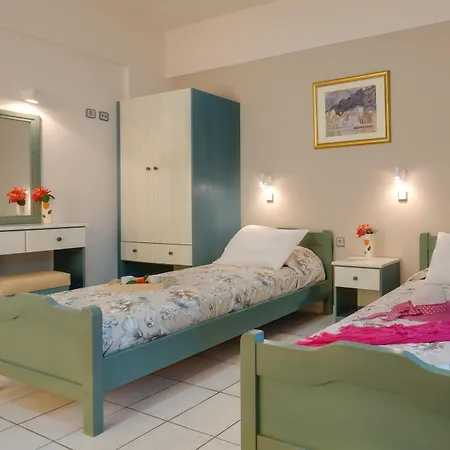 Apartahotel Athena