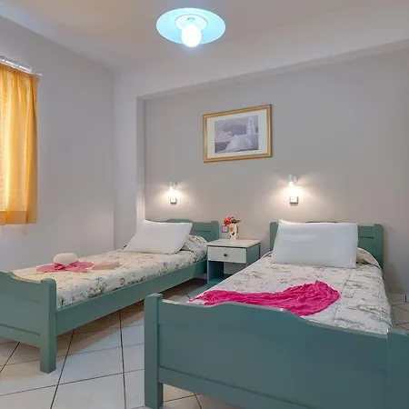 Athena Apartahotel 3*