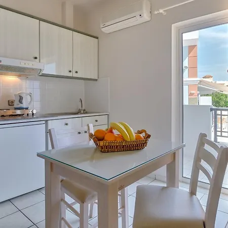 Apartahotel Athena 3*